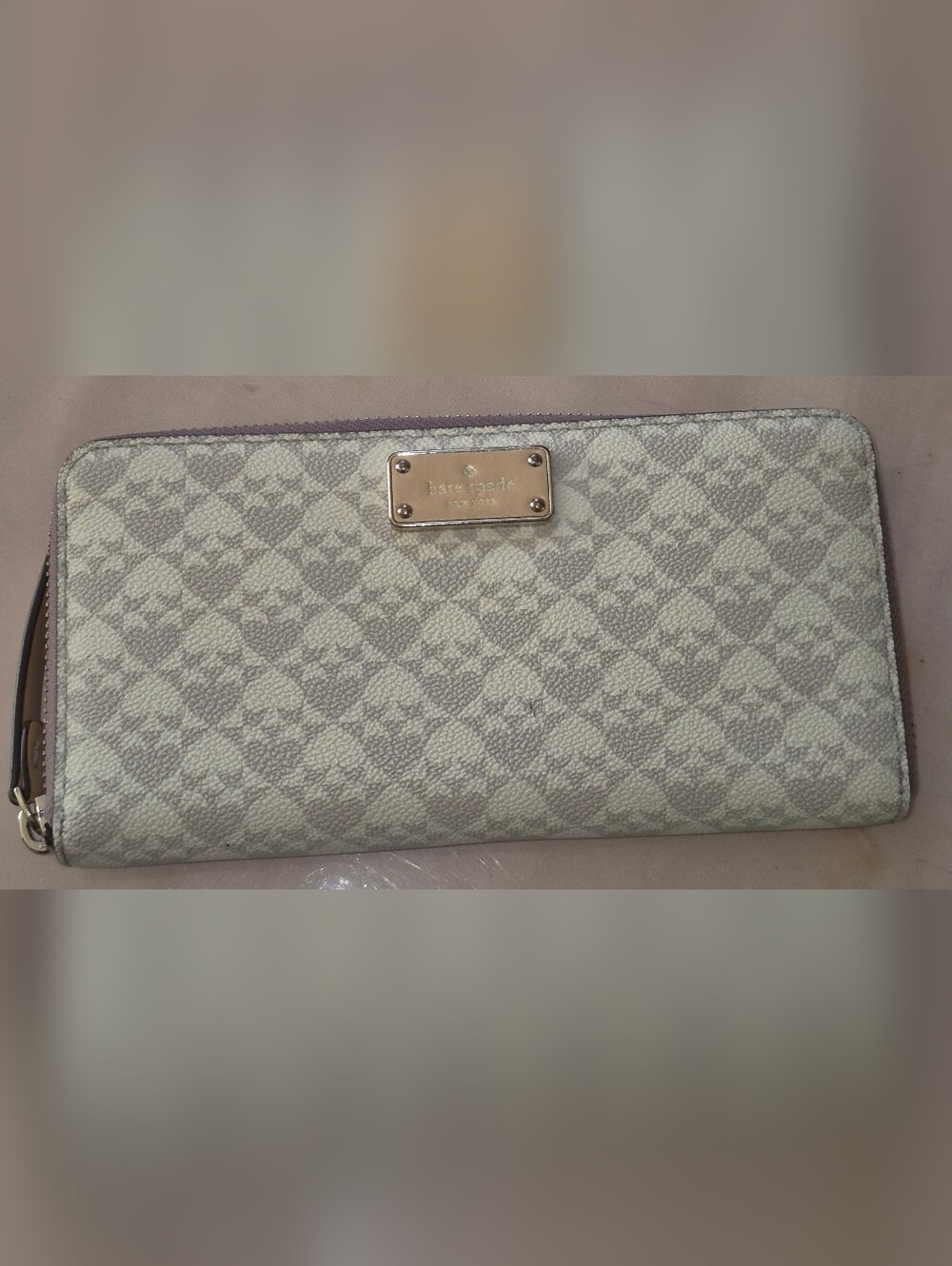Zippered long wallet
